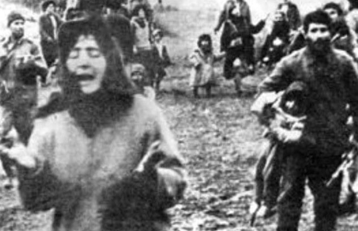 34 sene önce, alçakça gerçekleştirilen Hocalı Katliamında kaybettiğimiz tüm soydaşlarımızı rahmet ve saygıyla anıyoruz.

Unutmadık, unutmayacağız! #HocalıKatliamı #ultrAslanUNI