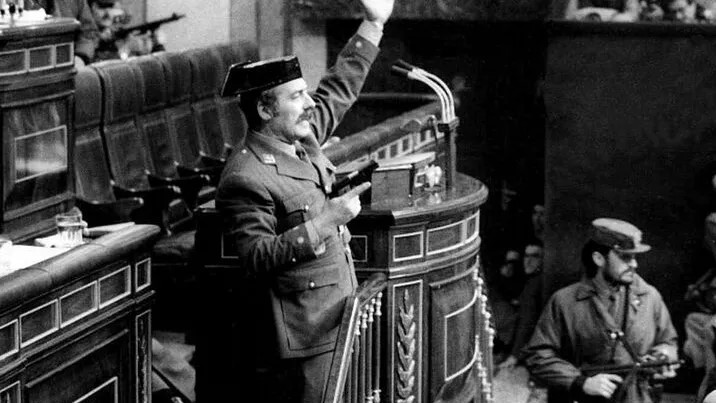 ivovynckier's tweet image. The Spanish buffoon is a goner. On to the next one!
#AntonioTejero #spain #coupattempt #coup #Democracy #MAGA