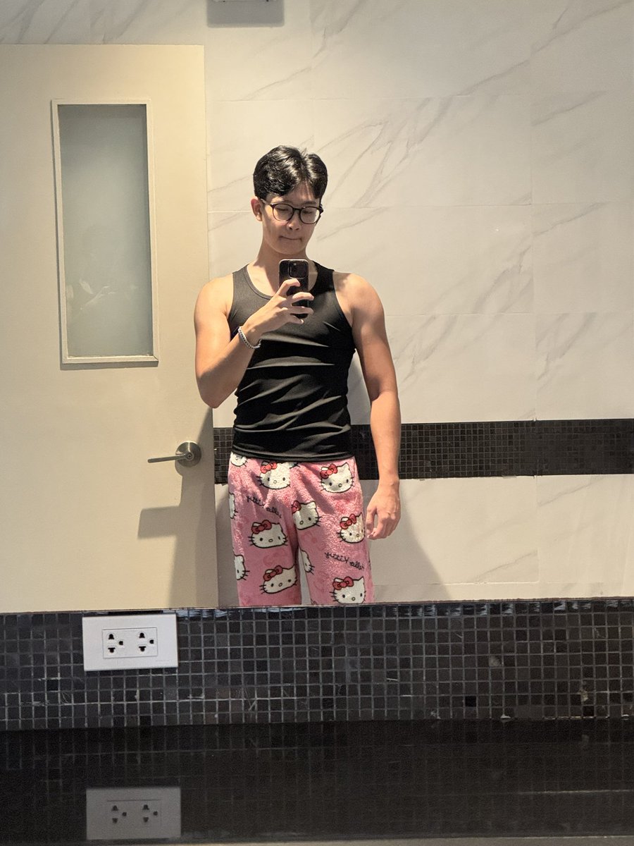 HappoKodTae's tweet photo. 7-8 months #gym #kmitl #ลาดกระบัง https://t.co/LQPw930DDu
