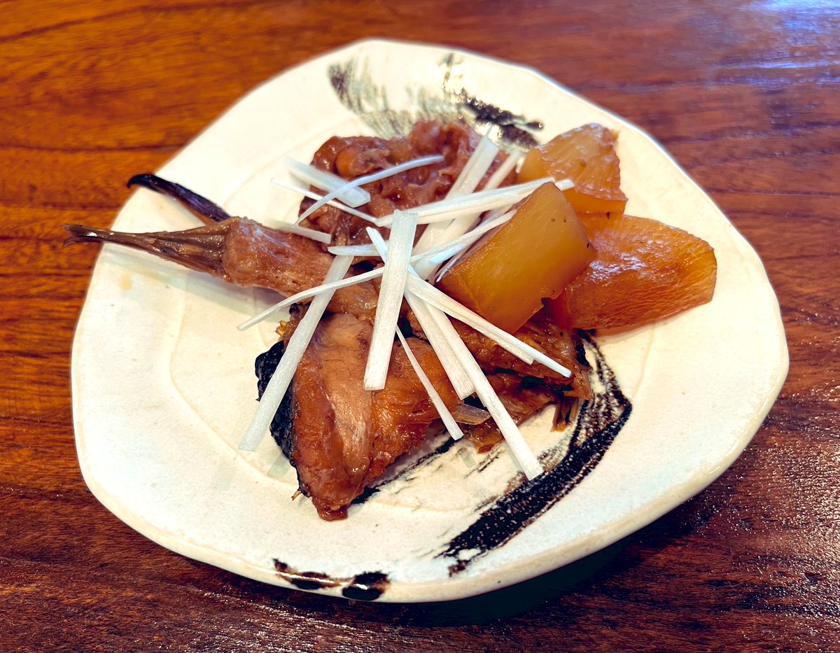 今日は千葉県産天然ヒラメのアラ煮をつくりましてん。美味かった。