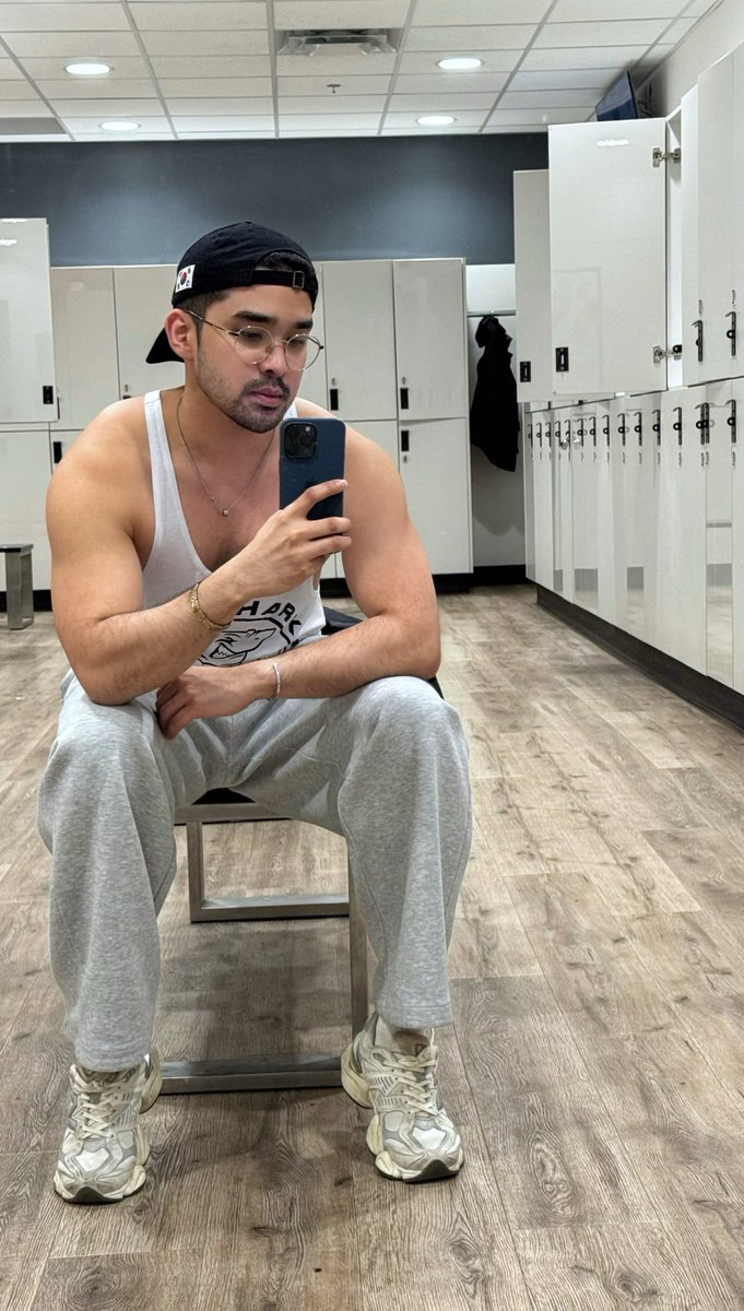 Arjay Leynes tweet media