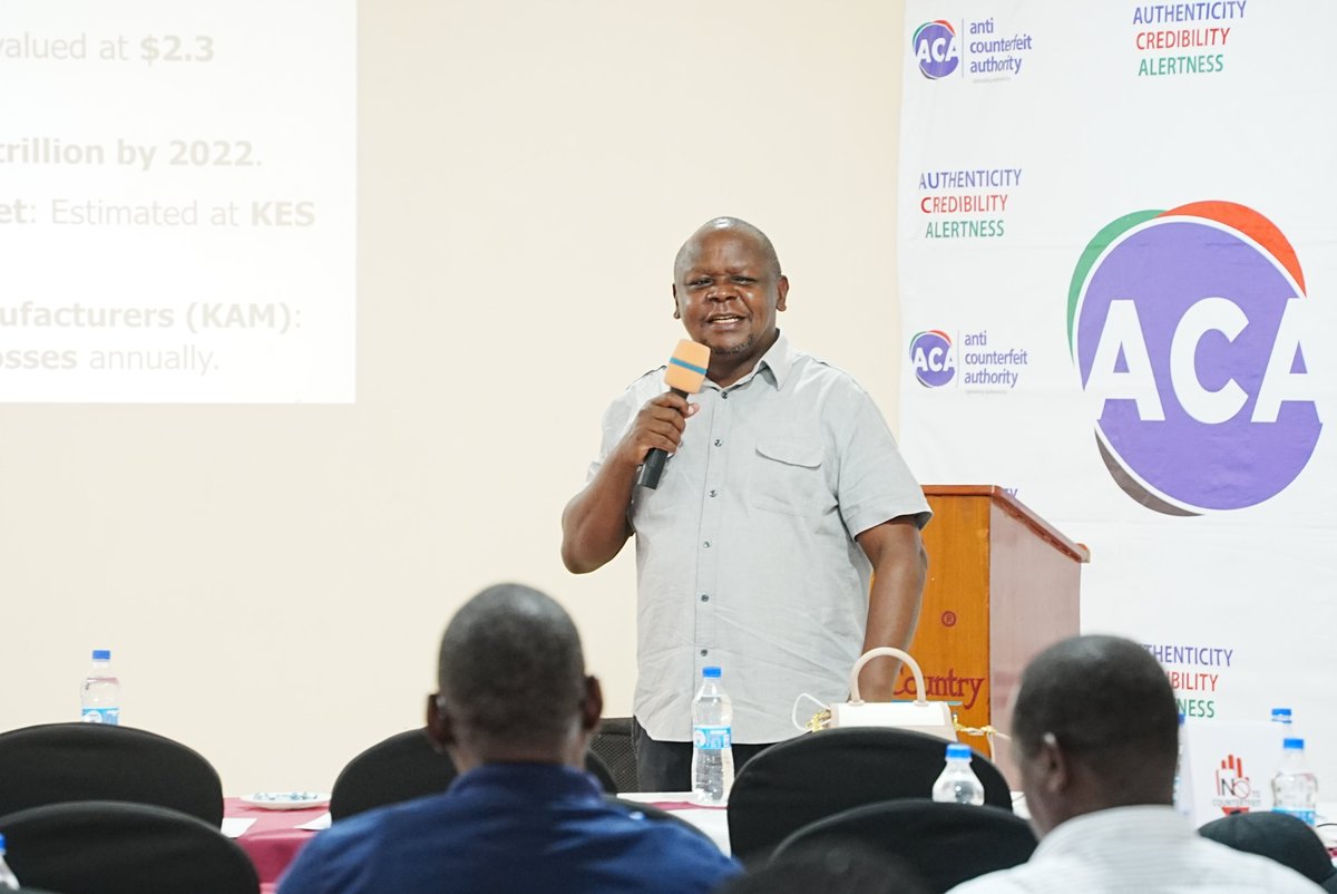 ACA_Kenya's tweet photo. @tommuteti , Regional Manager – Kisumu Region, @ACA_Kenya  is currently facilitating a session at the ongoing Stakeholder Capacity Building Forum in Kisumu. He is taking participants through the enforcement process under the Anti-Counterfeit Act, highlighting investigation procedures, inspection protocols, seizure processes, and inter-agency coordination in combating counterfeit trade within the region.