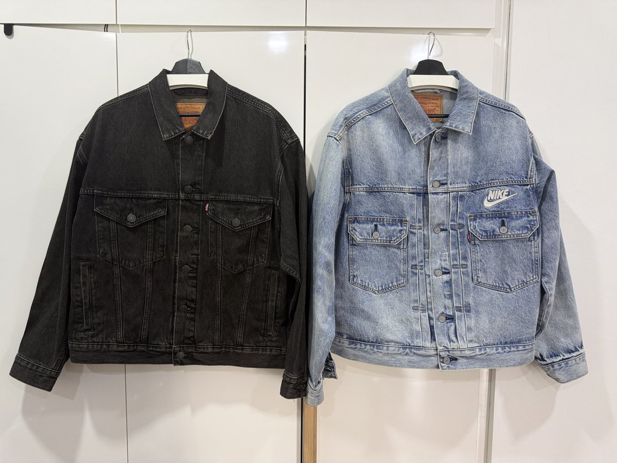 HaLpOn1's tweet photo. denim shirts も到着😎

#jordan
#ジョーダン
#Levis
#nike
#リーバイス
#ナイキ https://t.co/fdaoxw0tin