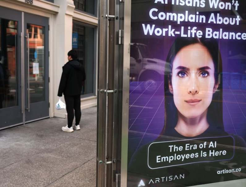 【AI没有带来失业潮，但正在改变就业形状】包特、陈晓萌：AI对不同规模企业影响如何？大型企业受冲击相对有限，高技能岗位上略有扩张；中小企业雇佣规模面临向下压力；“一人企业”更加活跃。ftchinese.com/story/00110902…