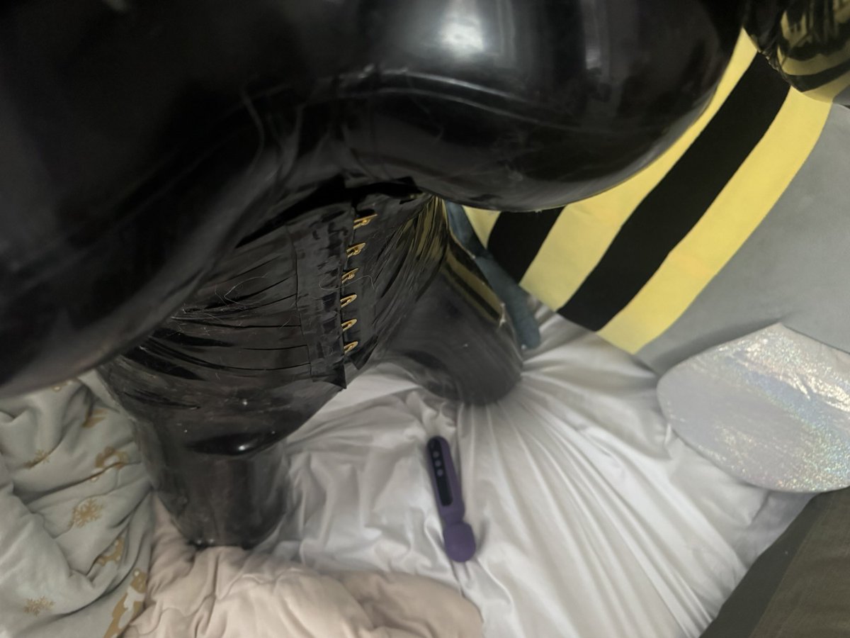 STAR_GAZ tweet media