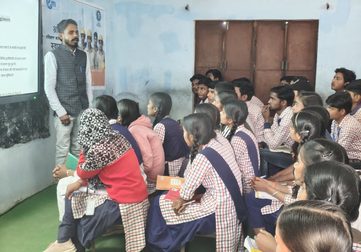 uss_foundation's tweet photo. Employability &amp; Proficiency Enhancement Program (EPEP) by Dattopant Thengadi National Workers Education Development Board, Supported by https://t.co/MA6QtjEUKV
#Socialworke
#Socialworker
#Ngocontact 
#WomenEmpowerment
#Empowerment
#Bestquality
#Bestngovaranasi
#Bestngoindia https://t.co/tkAg0y8l07