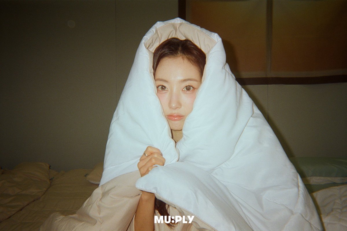 MUPLY_PLAYLIST's tweet photo. #돌들의침묵 | @H1KEY_official
새학기를 맞이한 돌침 수련회에
언제 이렇게 장미가 폈지???!!!!
첫사랑 기억조작단 짱이키의 돌침
다들 기대해주는 거얌❤️

𝟯/𝟳 (토) 𝟴𝗣𝗠 돌들의침묵 하이키 편
MUPLY에서 확인하세요✨
#H1KEY #하이키 #나의첫사랑에게 https://t.co/RXTul3gmzt