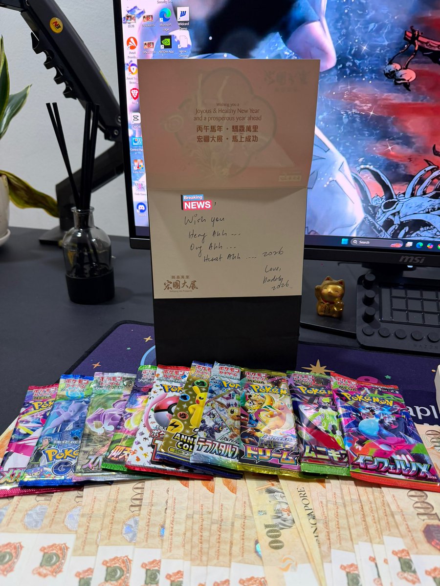 yellowpantherx's tweet photo. My dad surprised me with pokémon packs 😆 https://t.co/flOcKkaFAj