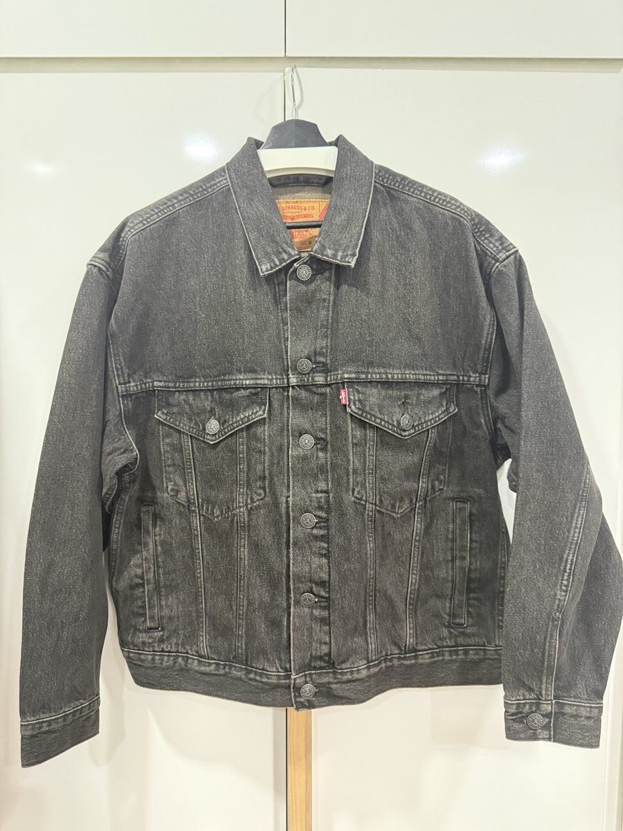 HaLpOn1's tweet photo. jacket

#jordan
#ジョーダン
#Levis
#nike
#リーバイス
#ナイキ https://t.co/t8RWYrtUrX