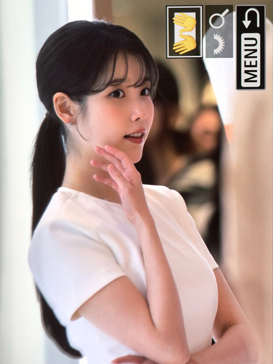 Bluewing tweet media