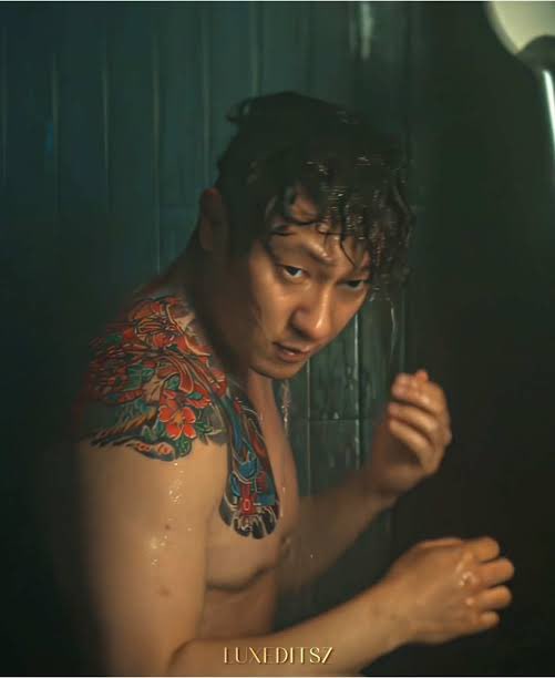 저 타투… 진짜…