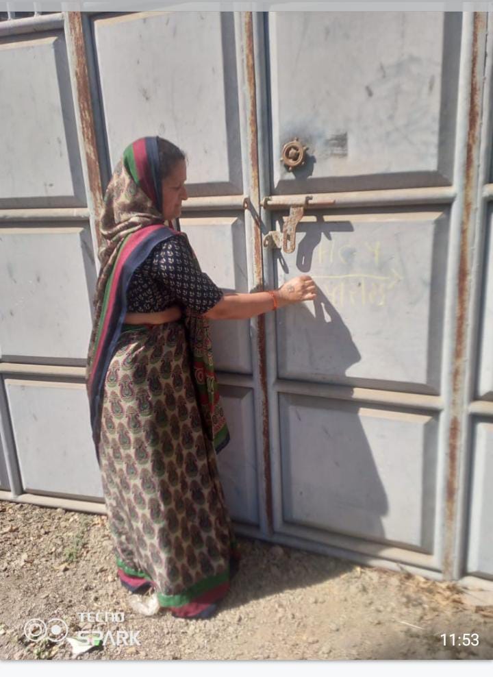 thoporbandar's tweet photo. હાલ પોરબંદર તાલુકા હેઠળના વિસ્તારો ખાતે એમ.આર. વેક્સીનેશન ડ્રાઈવ માટે હેડ કાઉન્ટ સર્વેની કામગીરી હાથ ધરવામાં આવી. https://t.co/oMe3RUYHVg