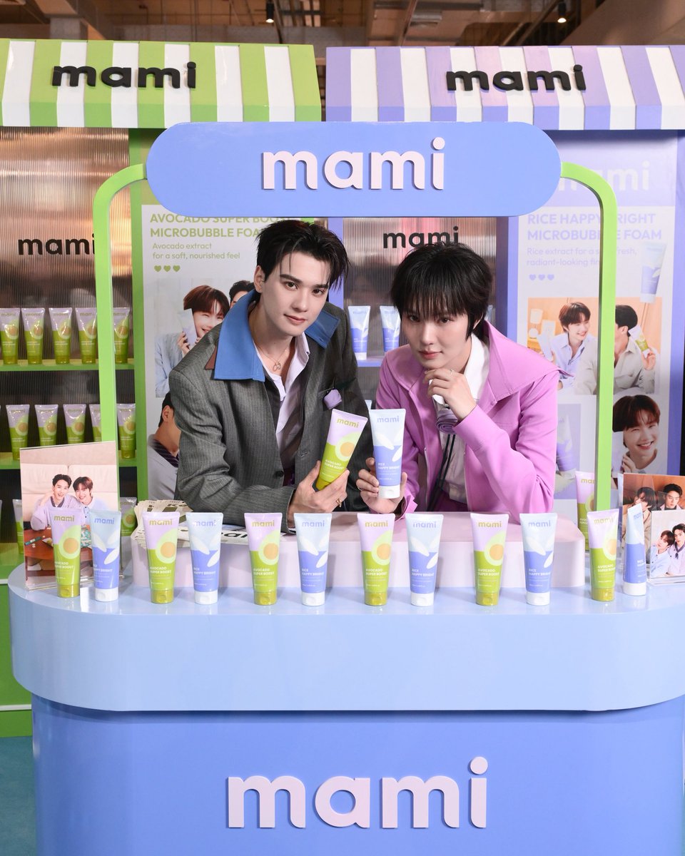 WEED_ENT's tweet image. ออร่าความเฟรชจาก 6 หนุ่มฮอต ‘เก่ง - น้ำปิง - จอส - กวิน - ภูวินทร์ - จั๊มพ์’ ปล่อยพลังความสดใส ในงาน ‘mami GRAND OPENING - The feel-good moment’

#MamiBrand #MamiCosmetics #MamiFeelGoodMoment

ยกทีมความ FUN มาให้ได้สัมผัสความ FRESH จาก 6 หนุ่มวัยรุ่นสุดฮอต ‘- เก่ง หฤษฎ์ - น้ำปิง