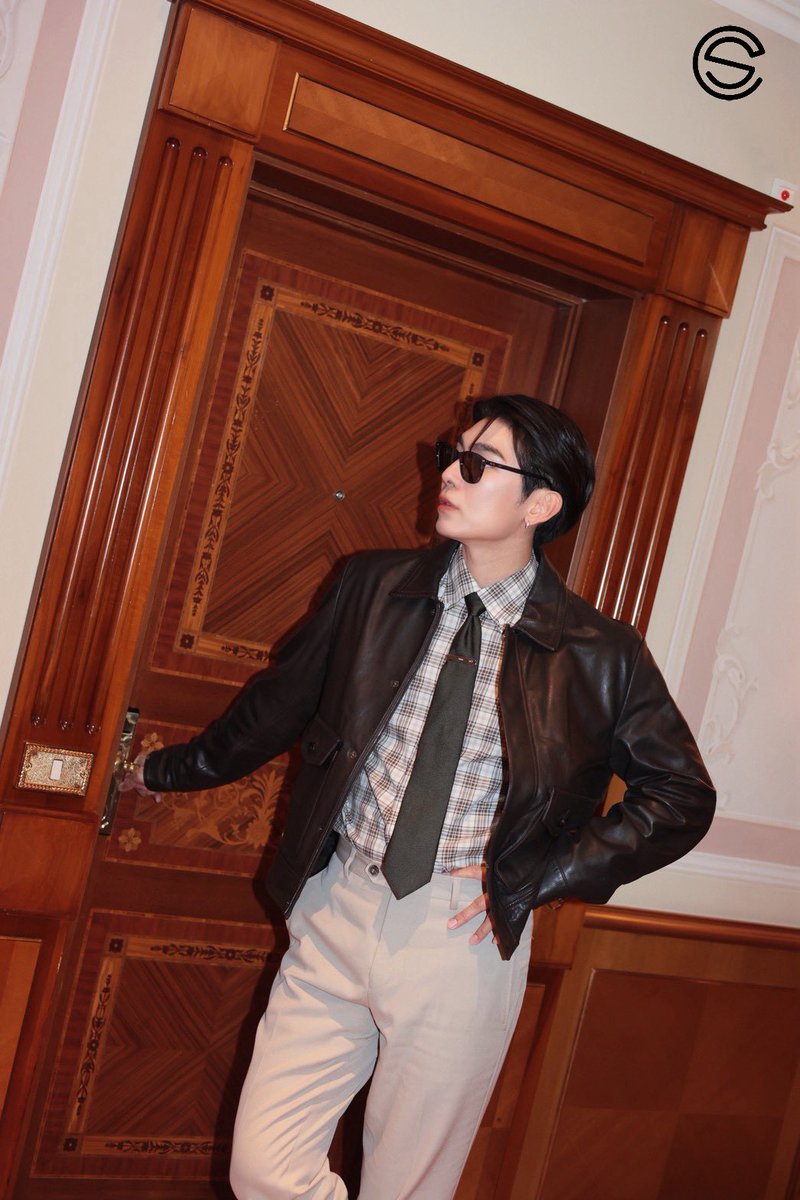 SuppasitChannel's tweet photo. Born to be a boss.🕶️✨

MEW AT MILAN FW26

@HUGOBOSS
@MSuppasit
#MewSuppasit
#BeYourOwnBOSS
#BossFW26xMew
#MFW26 https://t.co/9SM5DTWmfk