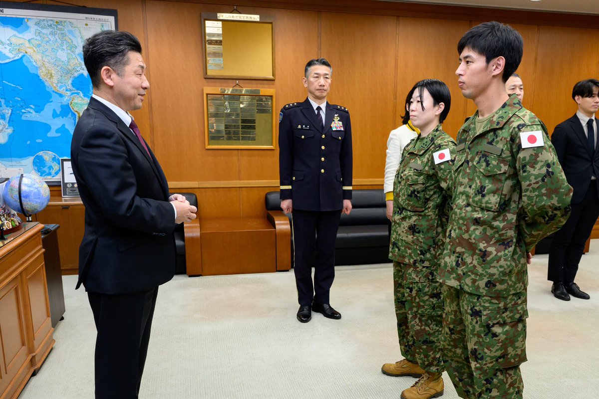 ModJapan_en's tweet image. On Feb 25, PVM Wakabayashi encouraged #JGSDF personnel assigned to #Fiji for a capacity building project on military medicine. The team will share knowledge on field medical training that can contribute to international peace cooperation activities during this deployment. 🇯🇵🇫🇯