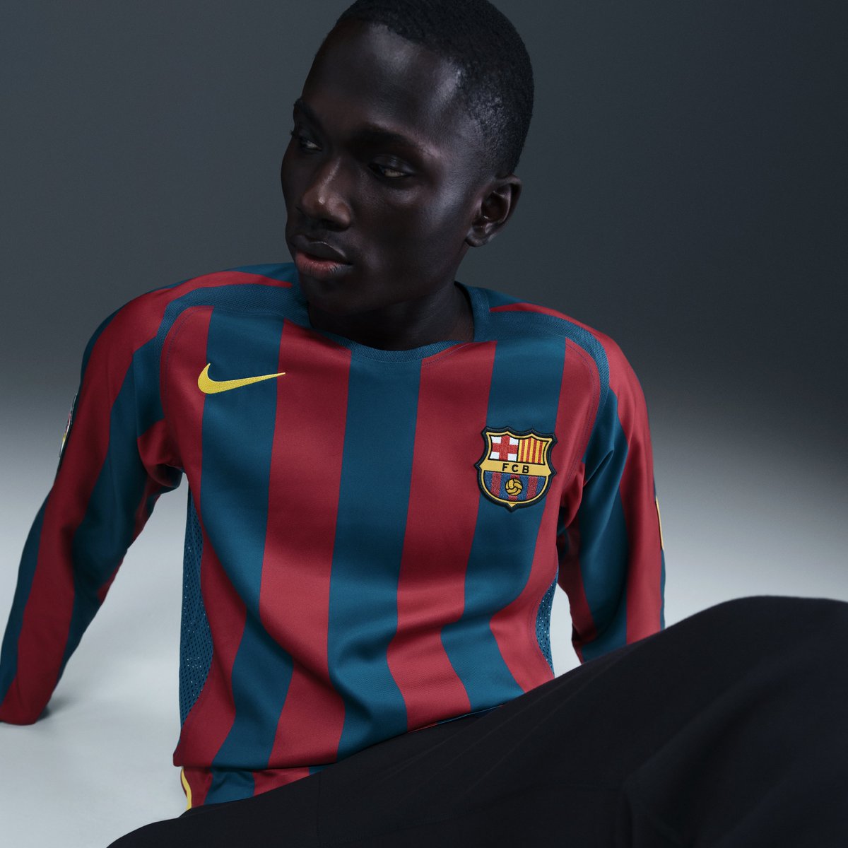 OFFICIAL LOOK: Nike FC Barcelona Total 90 'Ronaldinho' Remake
