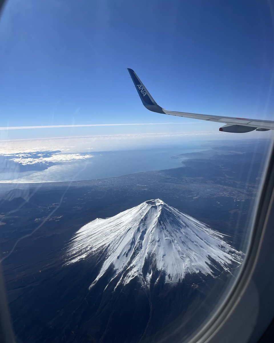 PrettyCitiesX's tweet photo. Aerial view of Mt. Fuji 🗻 🇯🇵 https://t.co/vKkjCv8pLI