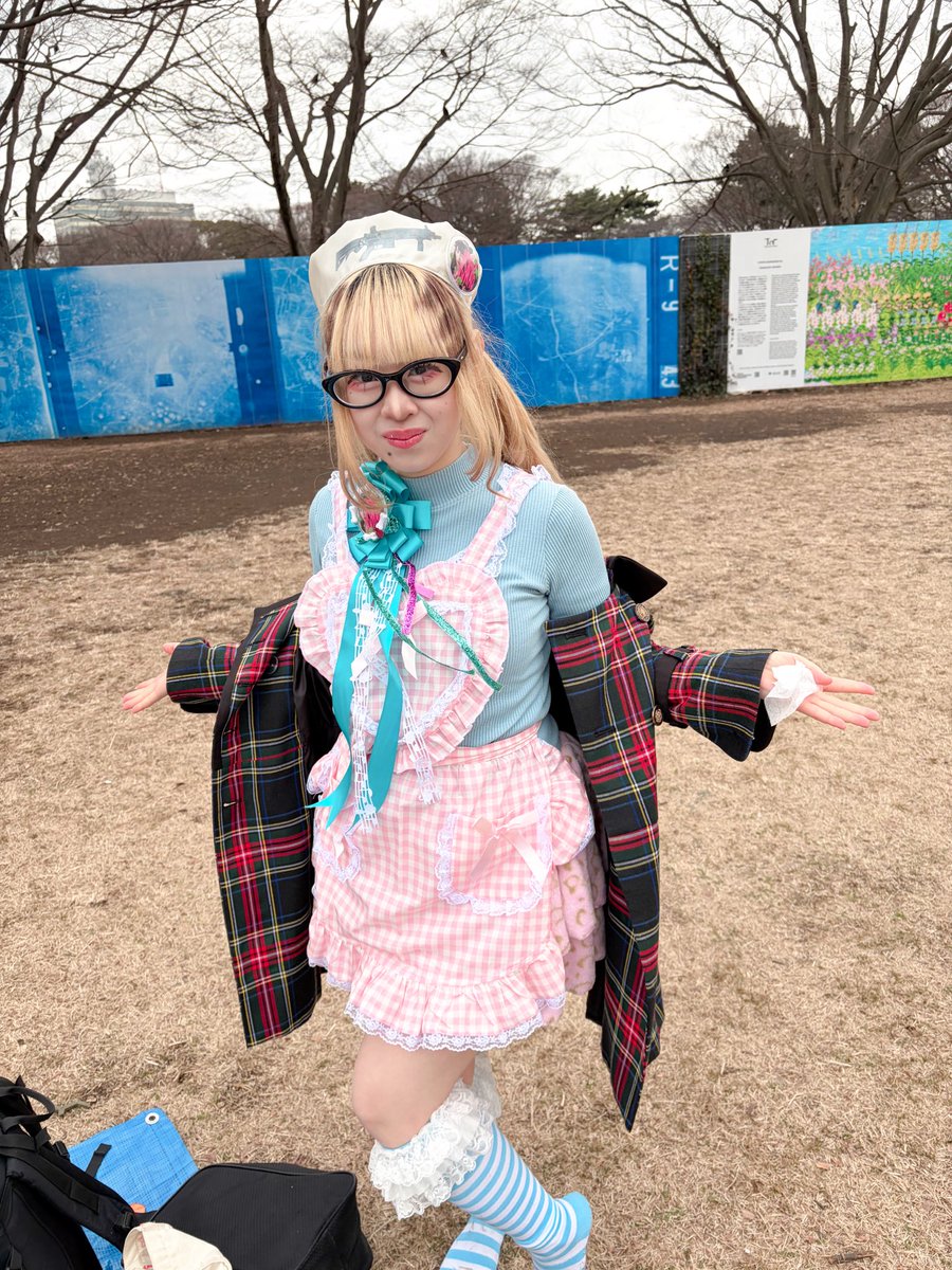 サノライブさ〜〜〜〜〜〜ん♡♡♡お前みたいな訳分からん服の女は近く