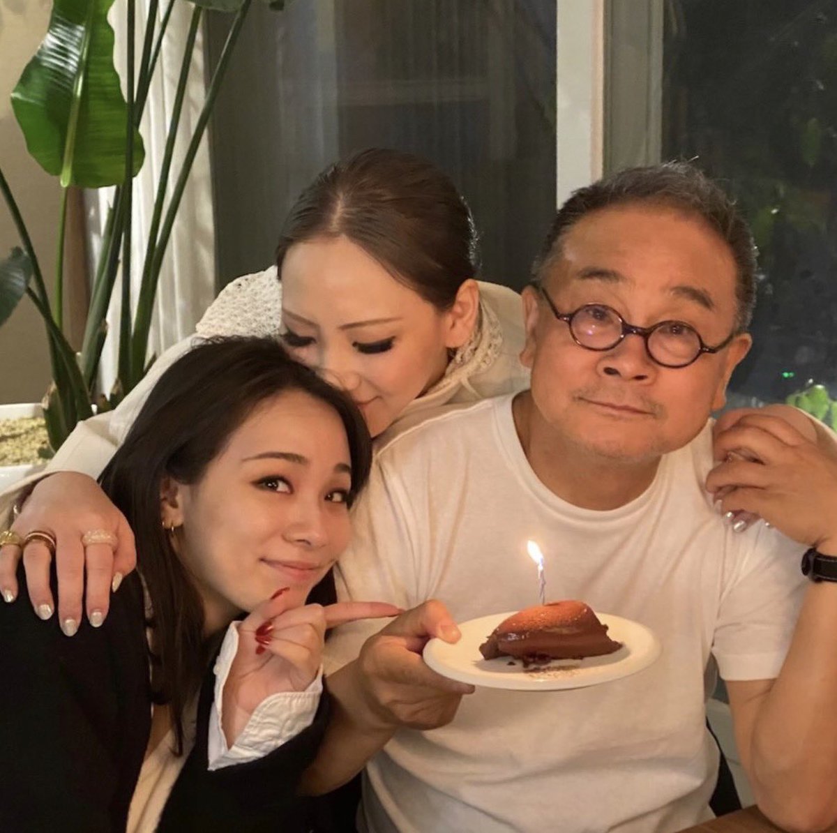 CL's Dad Insta Update.

"Hapy Birthday, Chaerin~ I love you~ Love forever~ Love❤️"