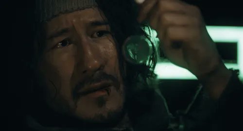 eiikomae's tweet photo. #ironlung

convict apologizing in an empty room when he got mad &amp; hit the control panel, him holding the dagger sheath his mom gave him for comfort, chose to save a population of people who never saw him as a person

he really never was meant to be a violent dog, yet he bites :( https://t.co/SAvg2Li7VD