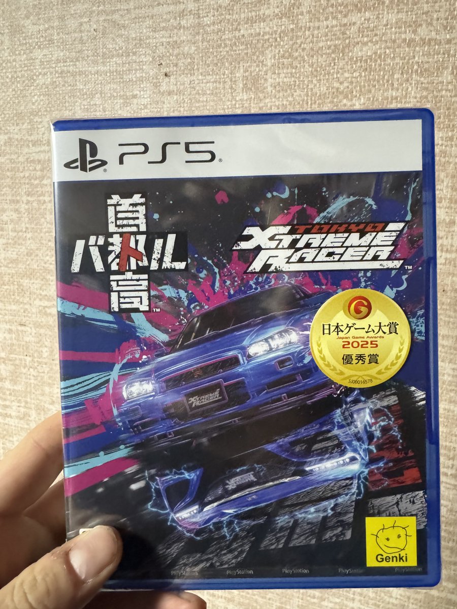 今日は時間ないからできないけど楽しみ
特典ステッカーはミッドナイトローズだった