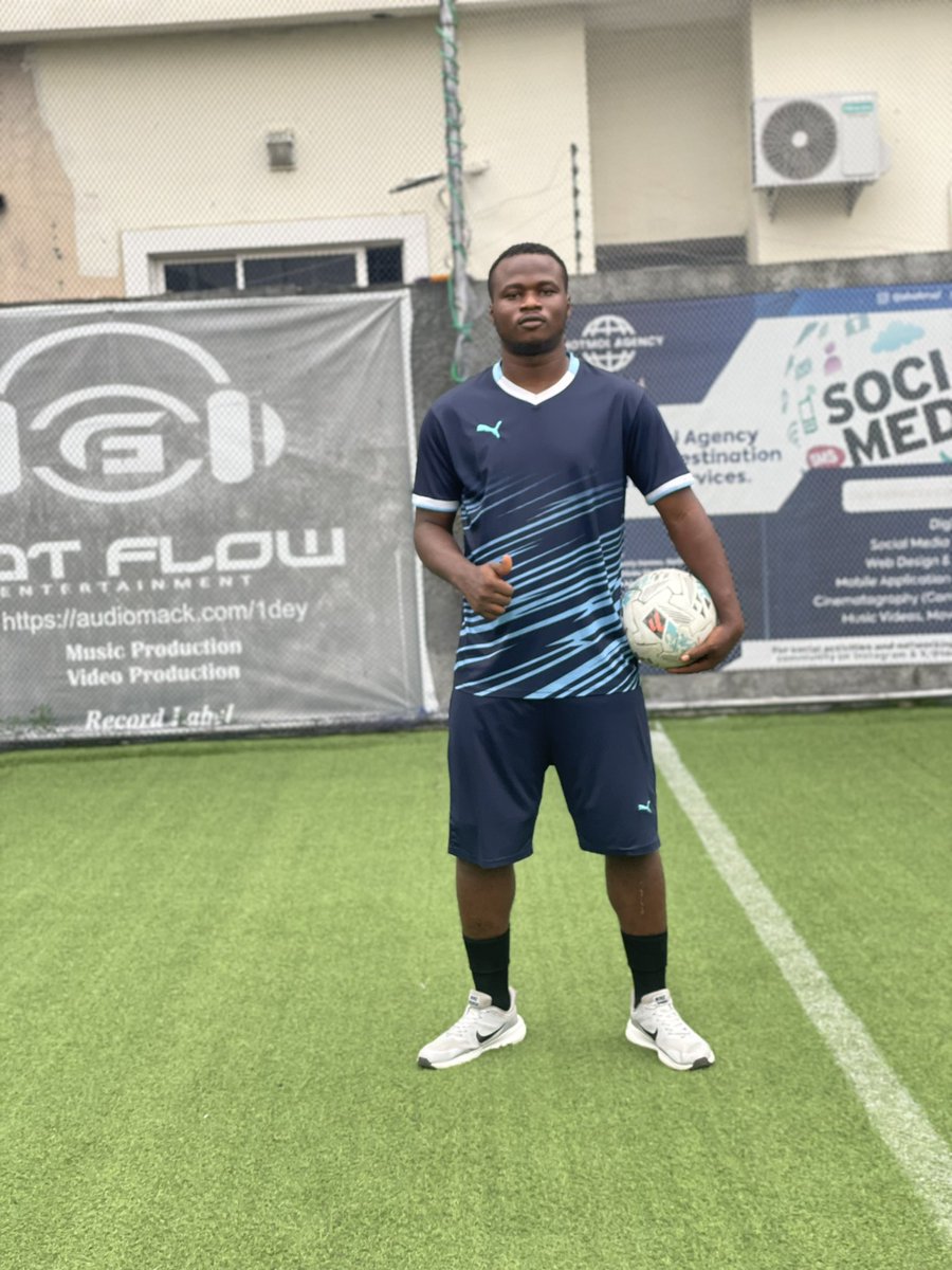 starboy_dk7's tweet photo. Present 💙⚽️ https://t.co/TBa5JCfFky