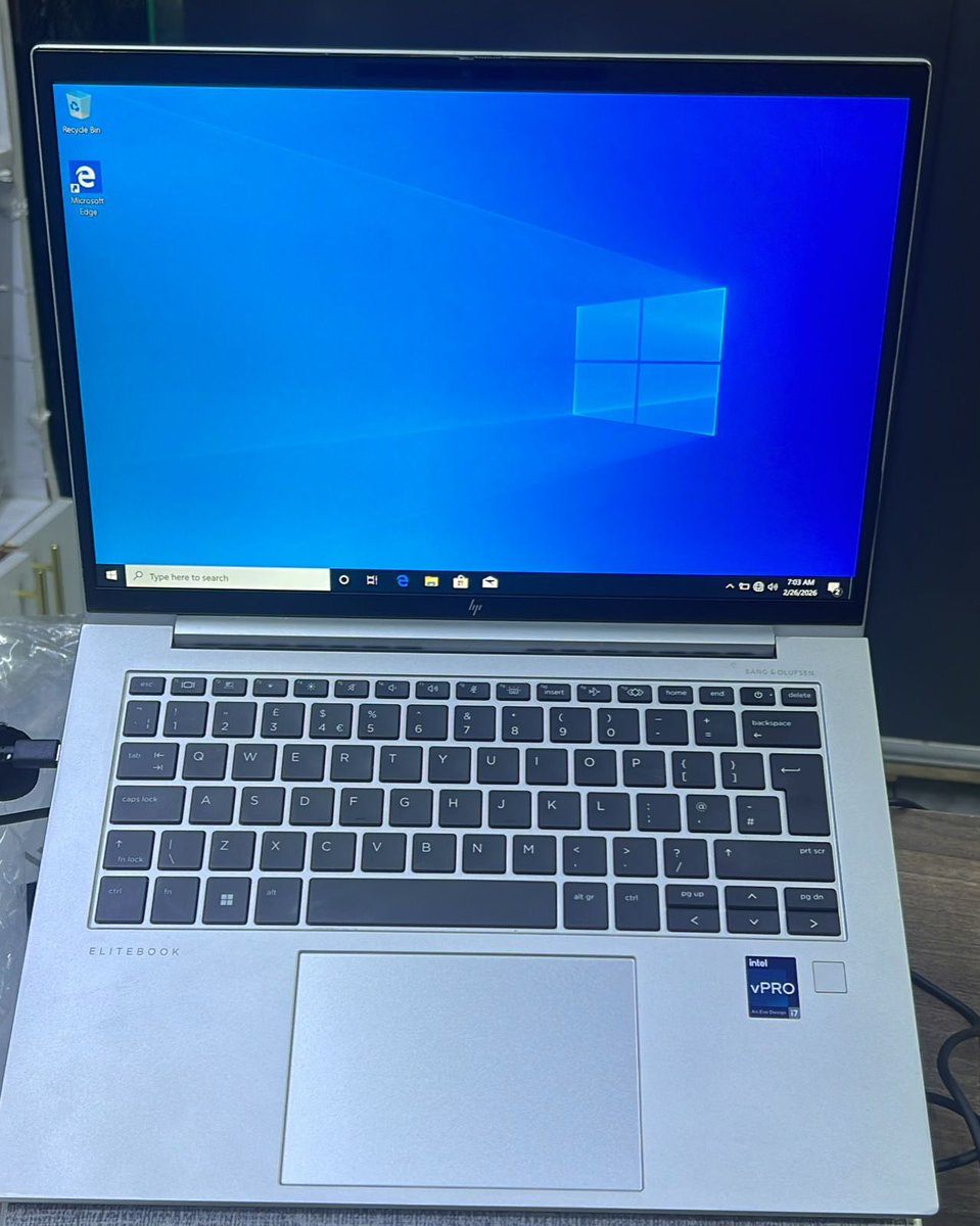 HP ELITEBOOK 
1040 G10 13th gen
Intel CORE I7 
16 gb 
512ssd storage 
NONE TOUCH 
KSH 67,000✅