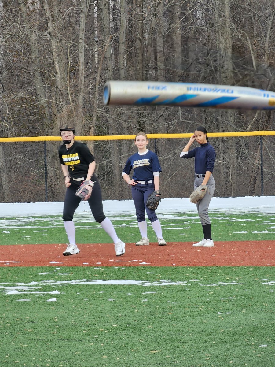 londonfrye2026's tweet image. First outdoor practice @FHSAAsoftball first time shoveling the field before practice! But we got it done 💪 Scrimmage tomorrow against PVI! #LetsGo #Slappers @UMWSoftball @Hquallsumw
