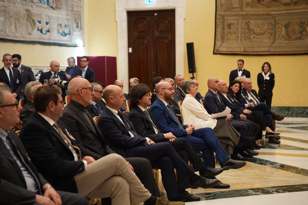 Con l'On. Lazzarini, il Presidente della Camera Fontana e Marco Granelli, abbiamo vissuto un momento indimenticabile. Nel nostro 80° anniversario, con R. Zorzi (Multiforme Lighting) e M. Errichetti (Centrel), ricordiamo: l’artigianato è il cuore e il futuro del Paese.