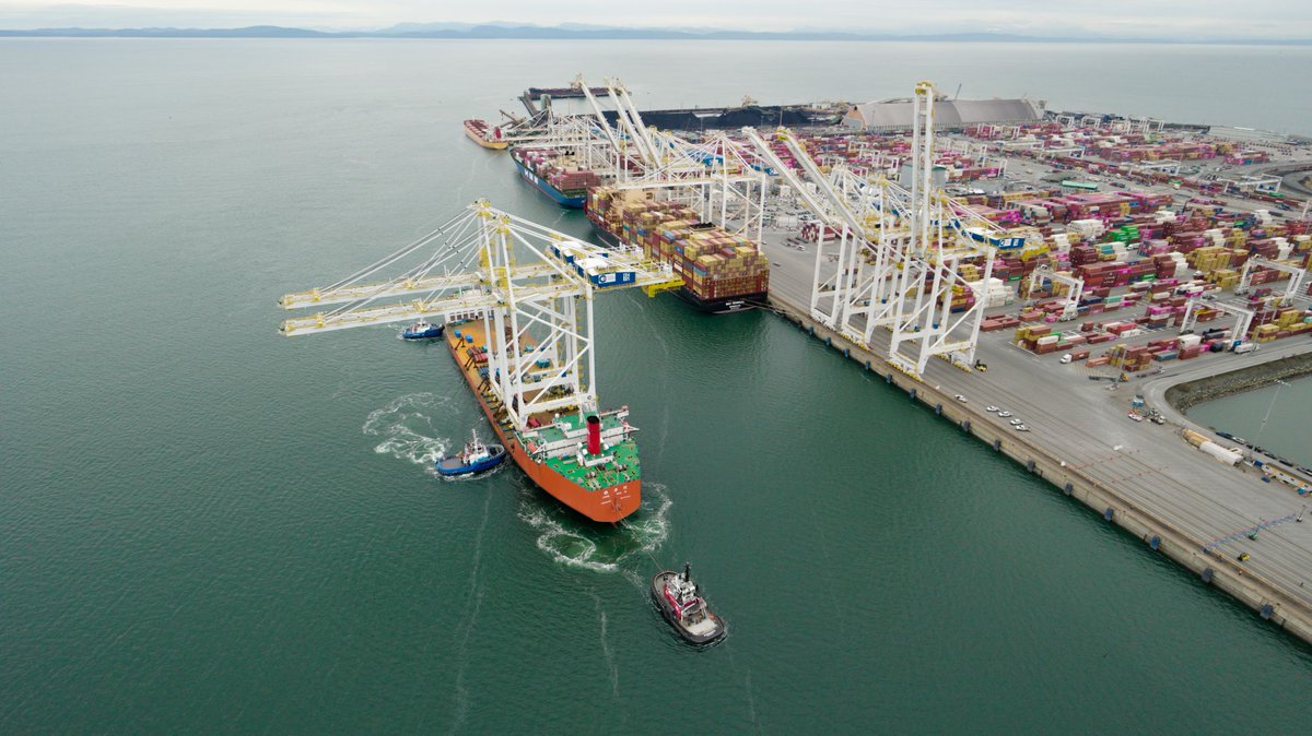 WorldCargoNews's tweet image. 🏗️ 💪 Two more STS #cranes have reached GCT Global Container Terminals’ Deltaport facility as part of a CA$170m upgrade programme.

#WorldCargoNews #containershipping #portequipment 

tinyurl.com/38s94rus