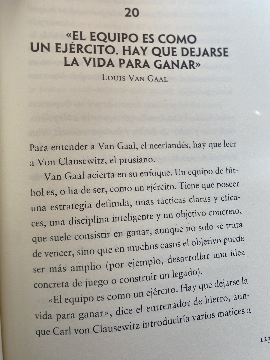 jpascuaibarrola's tweet photo. Un EQUIPO no es un grupo de personas, sino una unidad que trasciende el ego individual.

DEJARSE LA VIDA no significa destruirse, sino comprometerse incondicionalmente con el propósito colectivo.

GANAR no es derrotar al otro; es vencernos, día tras día, a nosotros mismos. #Ítaca https://t.co/zXM0hXsITj