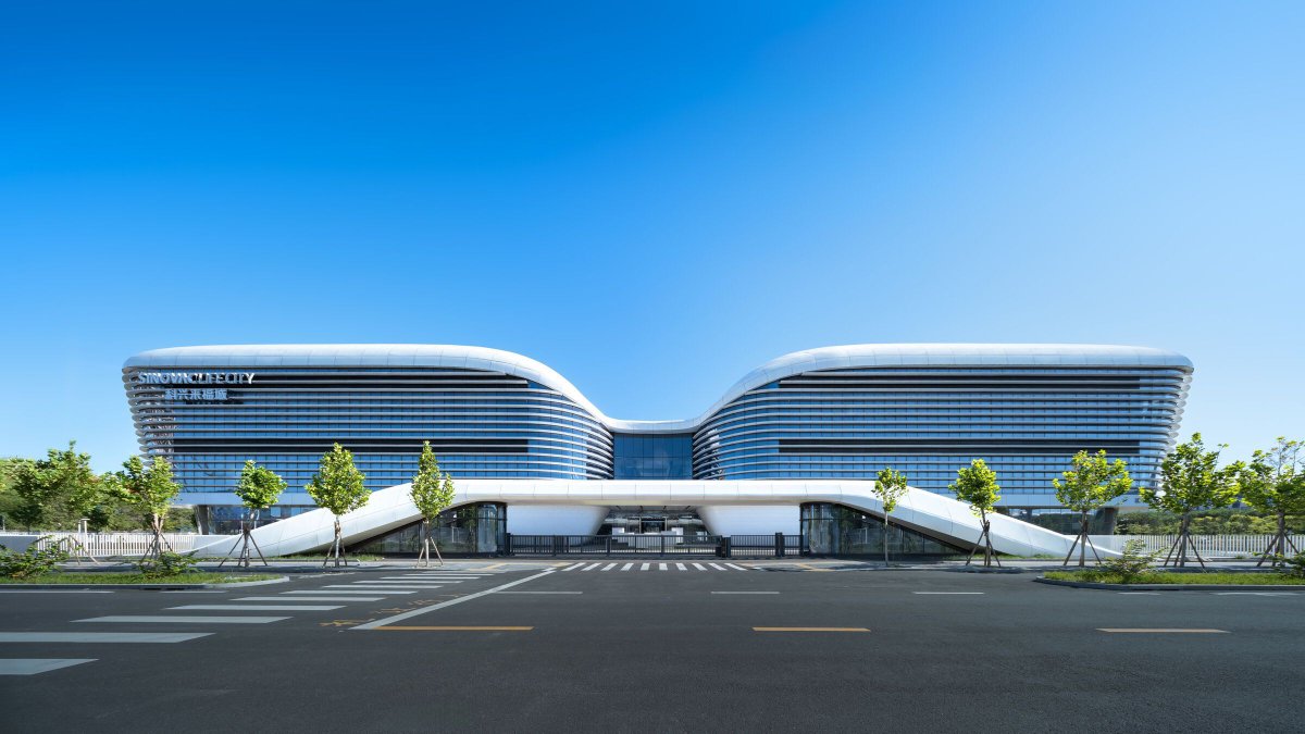 Archello's tweet image. Designed by @Aedas, SINOVAC Life City reimagines the industrial park as a smart, human-centric campus.
archello.com/project/sinova… 

#IndustrialArchitecture #SustainableDesign #SmartCampuses