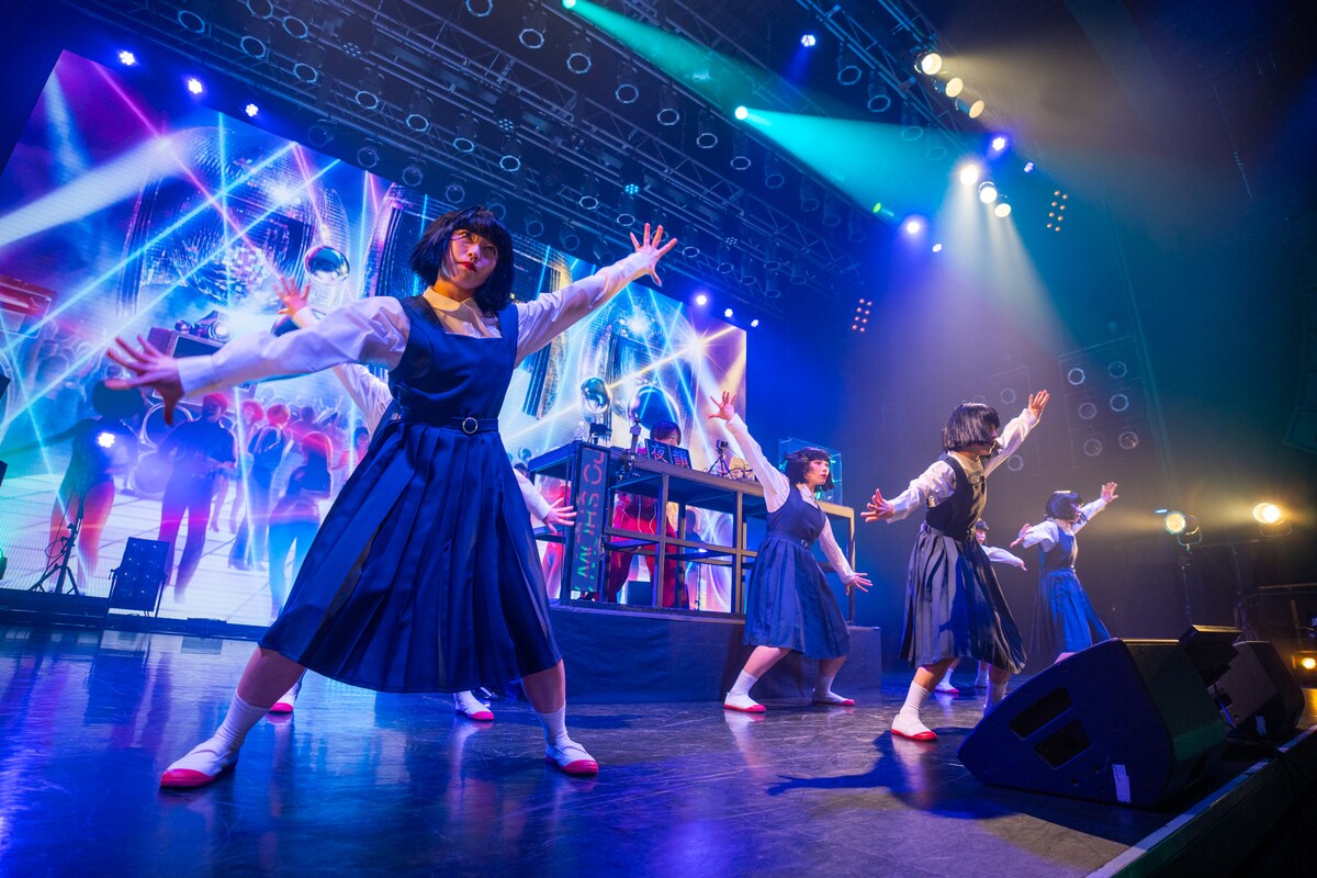 natalie_mu's tweet image. 【ライブレポート】Night Tempo
恒例バースデーライブ今年も大盛況🎂

≠ME冨田菜々風、アバンギャルディ、夜々らがお祝いに駆けつける

🔽記事本文・写真40枚はこちら
natalie.mu/music/news/661…

後藤真希も一緒にダンス！“あの曲”のリミックスでフロア沸騰

#NightTempo