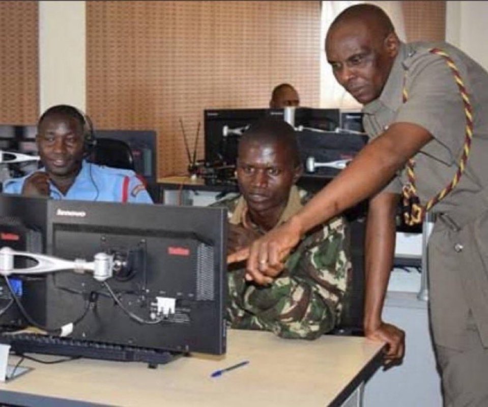 Wano wandiika ntino 
VIP early bird ya 100k .
#MakomaLiveInKampala
#NewVisionat40