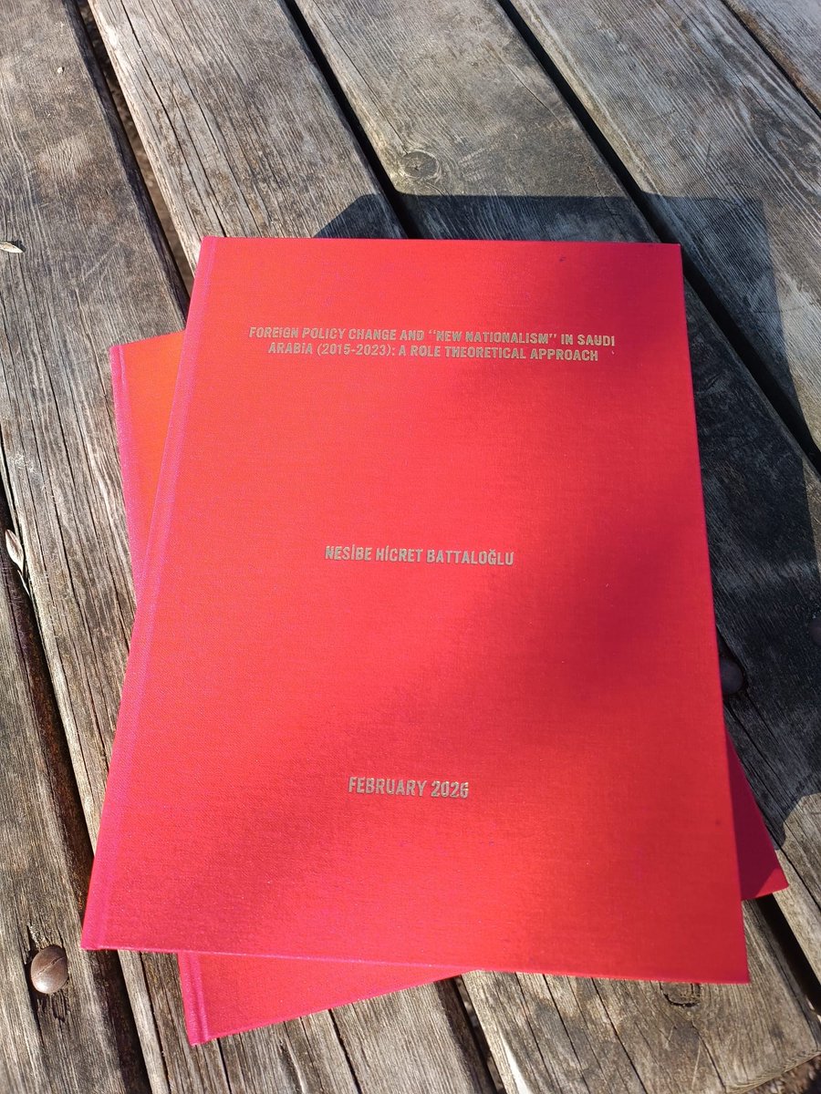 NesibeHicret's tweet photo. A little late, but very real: I defended my PhD dissertation in December 2025. Greteful for the people and passion that carried me through. Hereβs closing one chapter and opening the next. #callmedoctor
(And yes, it still feels surreal.) https://t.co/tFoZ1sEdLz