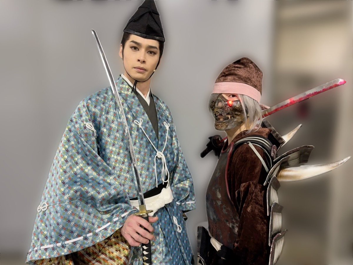 ミュージカル『#刀剣乱舞』
　〜静かなる夜半の寝ざめ〜

東京凱旋公演5日目ありがとうございました！！

本日お誕生日を迎えられた瞭さんと⚡️
素敵な1年になりますように！！
直冬様と遡行軍で📸

残り5公演。

#刀ミュ
#しずよわ