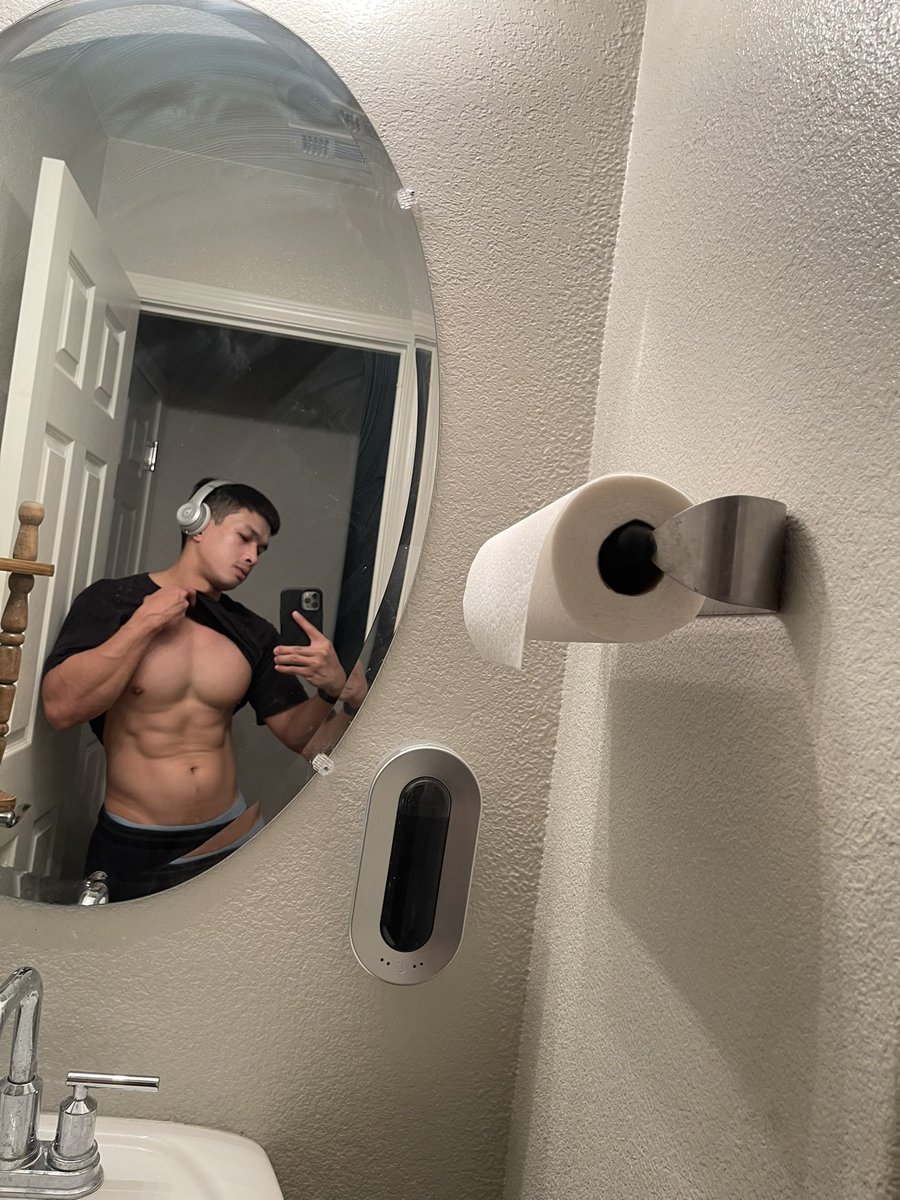 aythanFIT's tweet photo. Starting my dayoff right..
Fasted cardio in the morning and strength training later the day.
Back to 12hrs shift 😬 https://t.co/wI5GHhmNhv