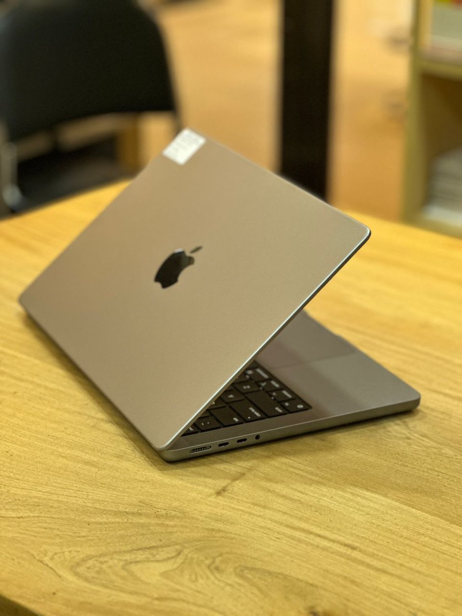 techhub_256's tweet photo. We don't have earthquakes, we do have MacBooks, 2021 MacBook M1 Pro 14inches 
Low cycle counts 

16gb ram 512gb ssd - 3,850,000/=🔥
32gb ram 512gb ssd - 3,750,000/=🔥
Covered in a year's warranty. 
Kindly reach out for more information 🔥. https://t.co/8AgWifX0lt