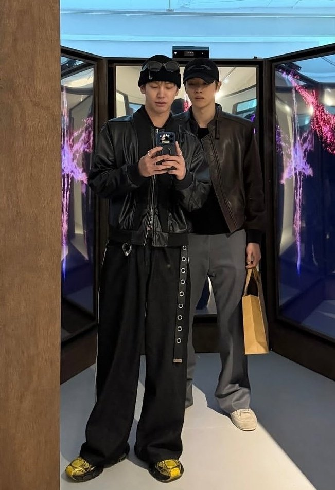 NCT20RESONANCE's tweet photo. SHOHEI &amp; SUNGCHAN reunited 😭 https://t.co/QduEb5Xw2a
