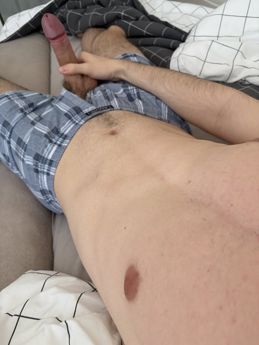 Eero_tw's tweet photo. Guess who woke up before me https://t.co/A0N4ywSfnN