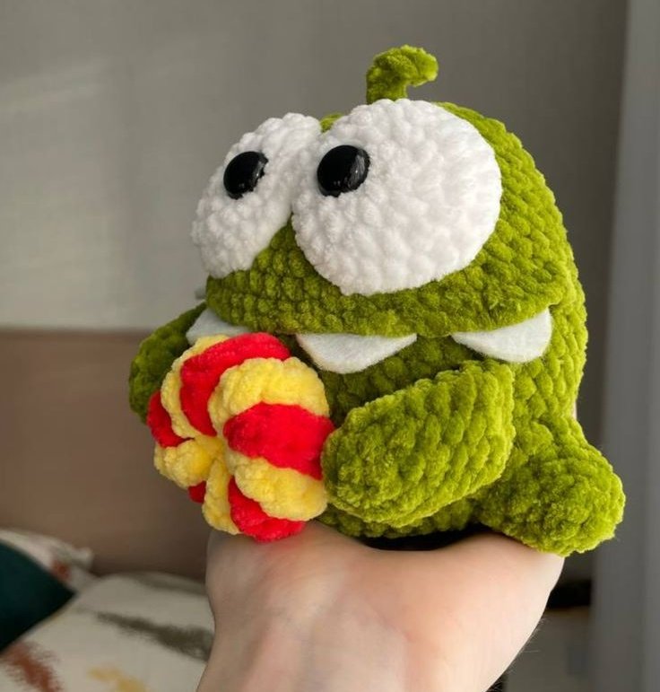 isravewn tweet media