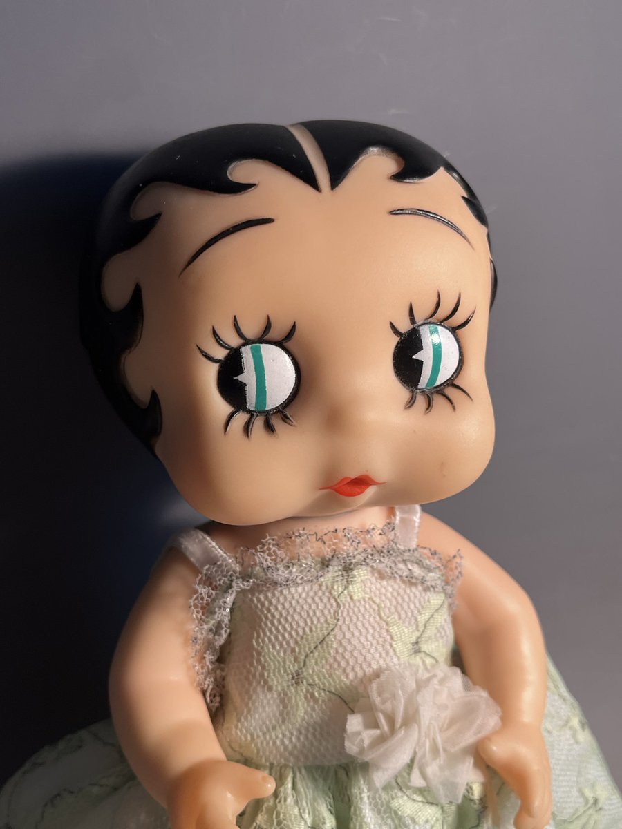 ソフビのベティちゃん 手足が動きお座りもします‼️ カール人形の