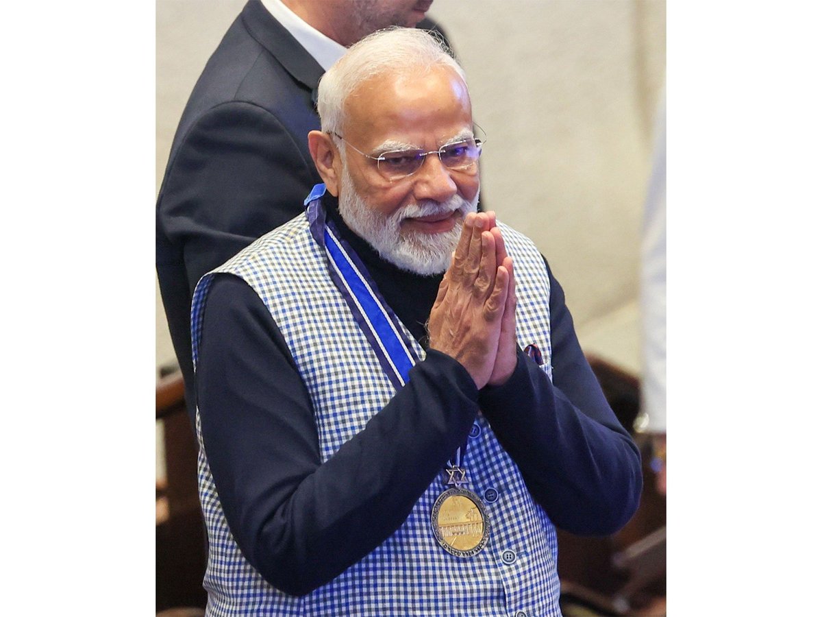 ani_digital's tweet photo. Social media in Israel buzzes with PM Modi's name as he dominates X trends during his visit
Read @ANI Story | https://t.co/ZSISg4Q8Px
#Socialmedia #Israel #buzzes #PMModi #Xtrends https://t.co/DmPLnXkvmQ