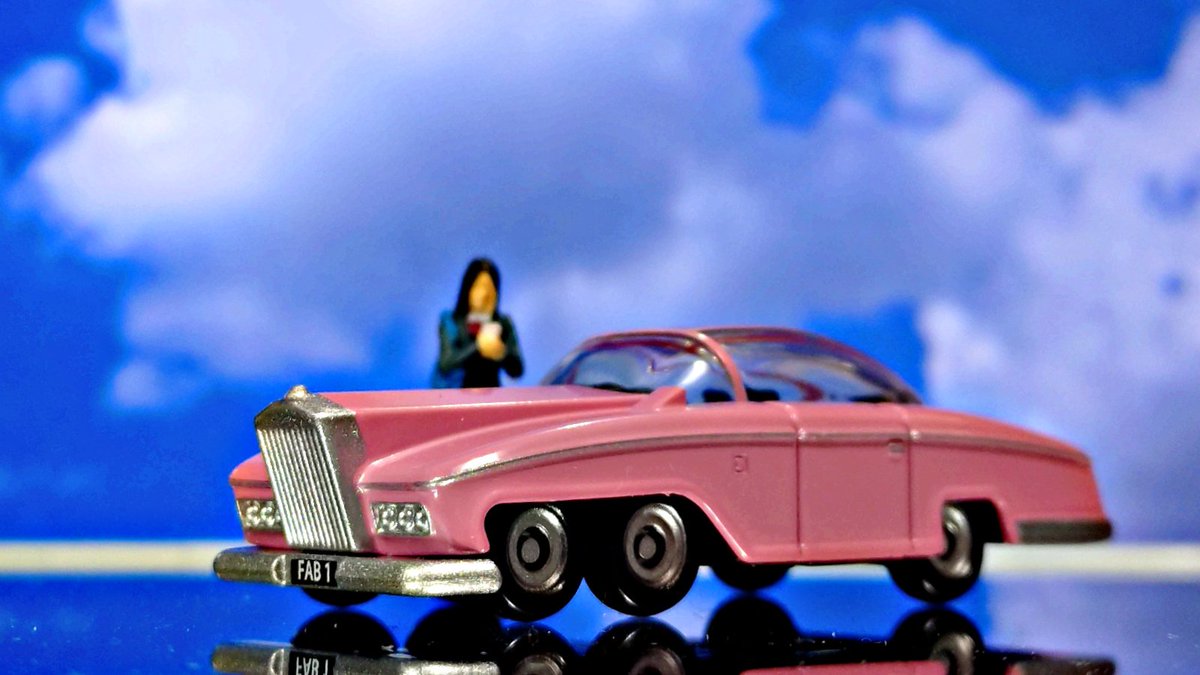 you_kun_jp's tweet photo. うちのロールスも見て。
 #ミニカー #トミカ #tomica #ロールスロイス #サンダーバード #FAB1 #miniature #modelcar #miniaturecar #rollsroyce #thunderbird https://t.co/06DIHSGm8Z