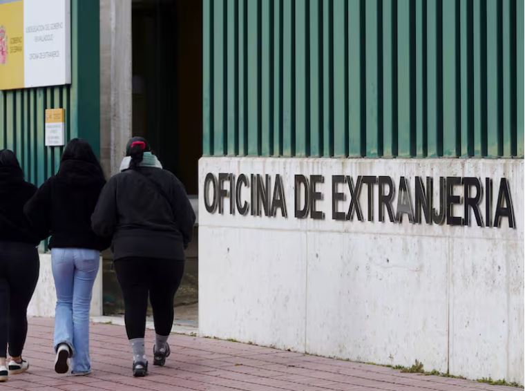 📊 Valladolid alcanza 533.705 habitantes, su cifra más alta en 20 años, gracias al impulso de la migración. La llegada de personas extranjeras ha sido clave para sostener el crecimiento demográfico de la ciudad.

Más información: ceoevalladolid.es/valladolid-mar…