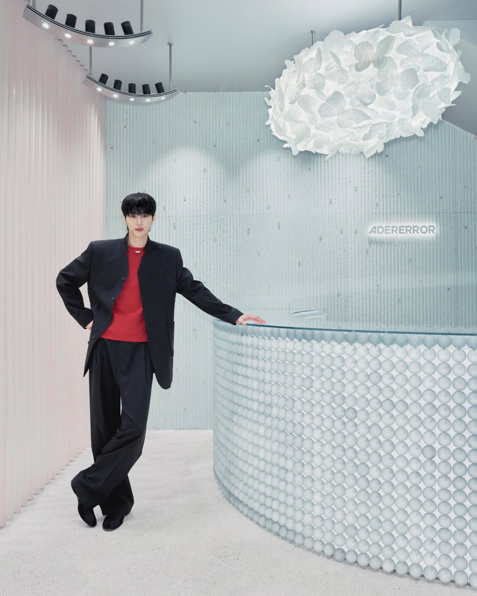 Byeon Wooseok wearing our 26SS collection at ADERERROR Beijing Space

ADERERROR Beijing Space
📍S3-12a, 22a, Taikoo Li Sanlitun South, No. 19 Sanlitun Road, Chaoyang District, Beijing, China

#ADERERROR #阿德艾乐 #변우석