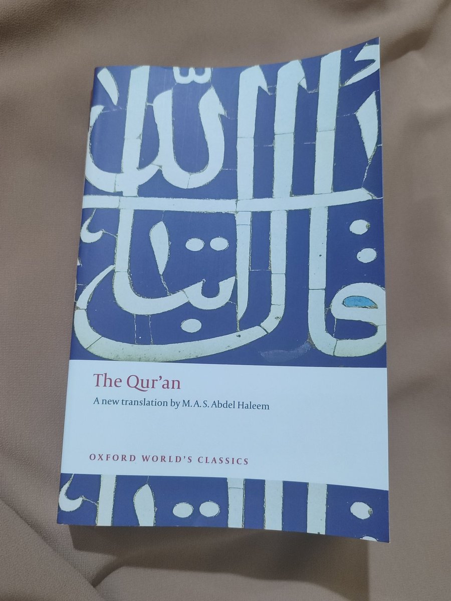 Litabrifani's tweet photo. Wts buku The Qur'an by M.A.S Abdel Haleem Oxford's World Classics. ORI beli di Gramedia, harganya 200k aja 
Co lewat orenyaa
Cocok untuk jadi bacaan di bulan Ramadhan😊
Preloved like new, beli di awal bulan Februari, dijual karena lagi BU :( https://t.co/9z6di3VNKE