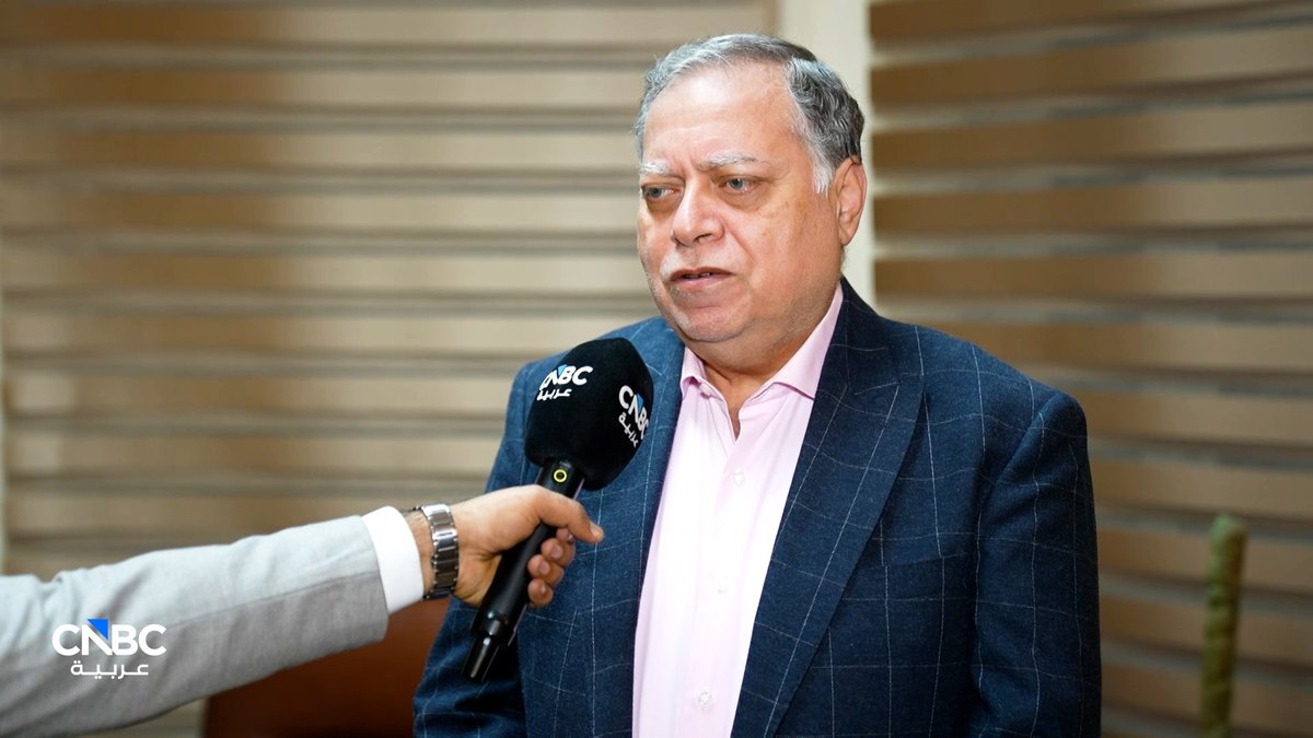 أعلن صندوق النقد الدولي، إتمام المجلس التنفيذي المراجعتين الخامسة والسادسة لبرنامج الإصلاح الاقتصادي في مصر وهو ما يتيح للبلاد سحب نحو 2.3 مليار دولار. أشار الصندوق إلى أن تسريع الإصلاحات الهيكلية، خاصة تقليص دور الدولة وتعزيز دور القطاع الخاص، يظل ضرورياً لضمان نمو مستدام 