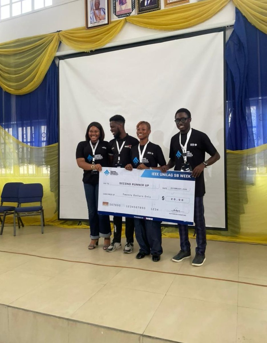 𝕰𝖒𝖒𝖆𝖓𝖚𝖊𝖑 𝕯𝖊𝖛 tweet media