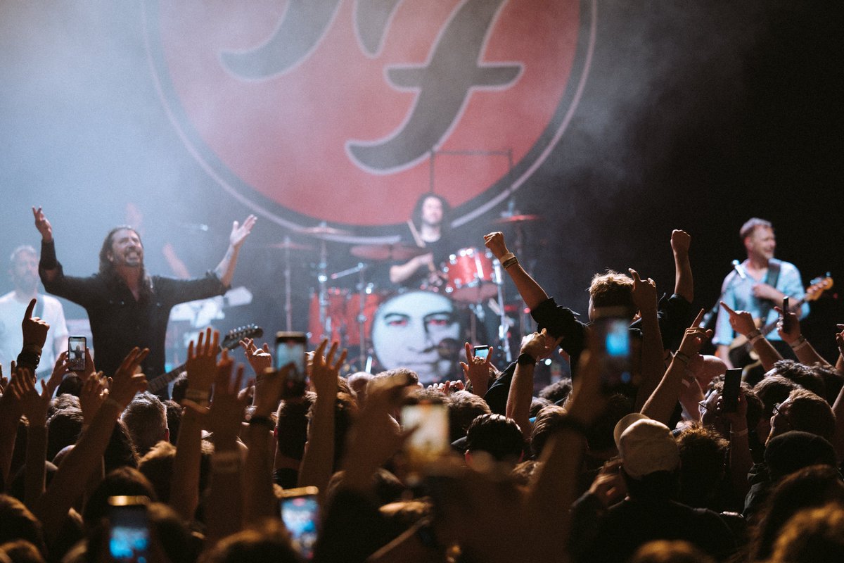 Foo Fighters tweet media